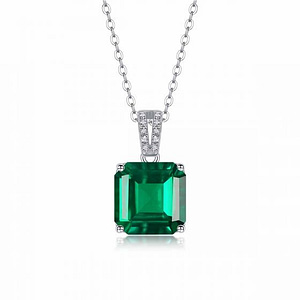 Elegant Emerald Jewelry Set